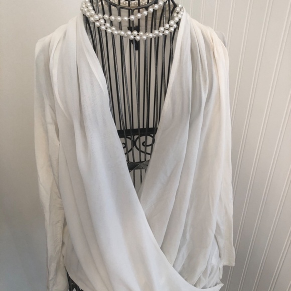 Marciano Feminine Classic Draped Oversized Coastal Top - Picture 2 of 6